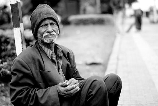 El poder de la palabra el rol de los medios de comunicación en los fenomenos sociales investigaciones UNIMINUTO hombre de edad en situacion de calle