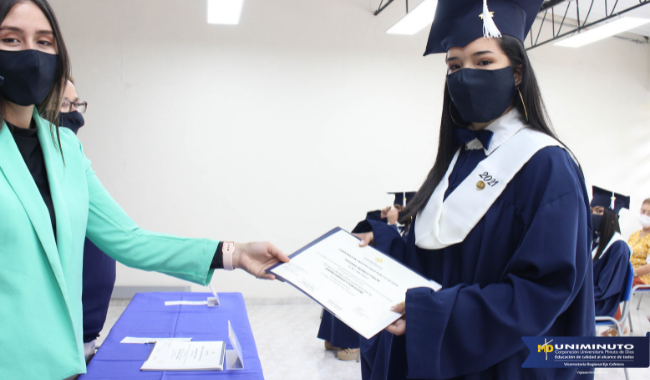 Entrega a de certificación a estudiante. 