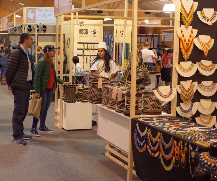 Emprendimiento con tradición indígena en Risaralda Exposición de artesanias en centro de convenciones