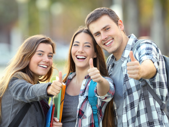 Grupo de estudiantes de Alianzas y redes