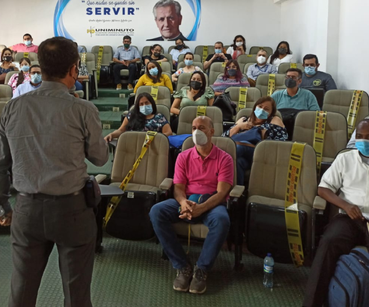 Activa participación de los docentes en la Jornadas Misionales del Centro Regional Cali