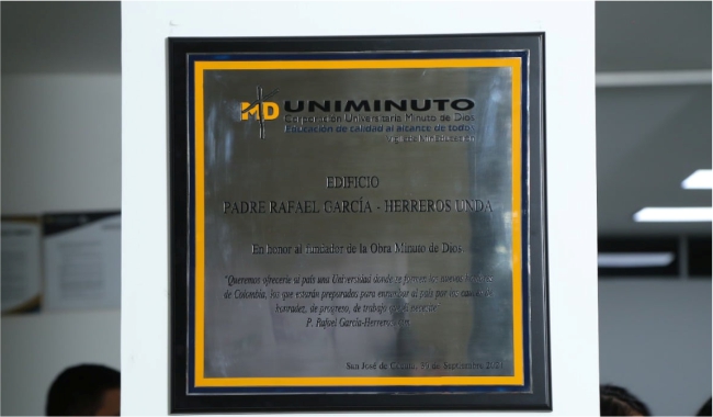 Placa inauguración nuevo edificio Cúcuta