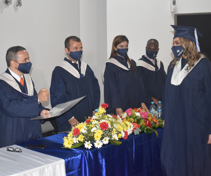Centro Regional Buenaventura y su ceremonia de grados