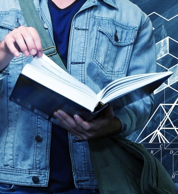 Foto estudiante con libro