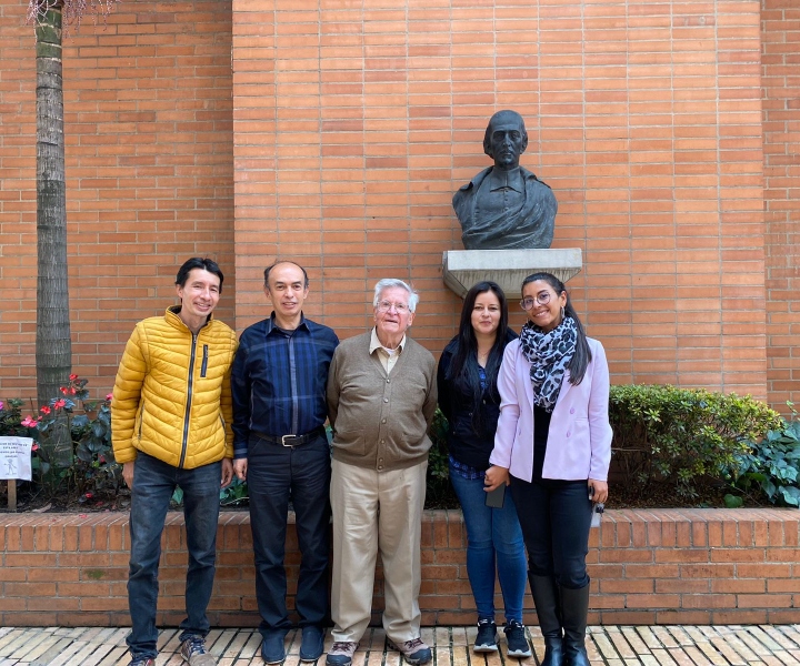 El Padre Diego Jaramillo, cjm., presidente de la Obra Minuto de Dios y el equipo de la Pastoral Universitaria de UNIMINUTO Bogotá – Presencial, quienes se reunieron para construir proyectos y acciones pastorales en la Institución. El Padre Diego Jaramillo, cjm., presidente de la Obra Minuto de Dios, se reunió con el equipo de la Pastoral Universitaria de UNIMINUTO Bogotá – Presencial, para establecer diálogos de construcción sobre los proyectos y acciones pastorales dentro de la Institución.