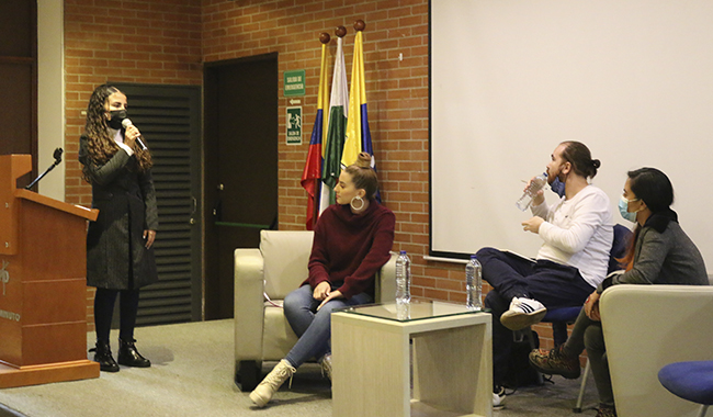 Graduados y profesionales conmemoraron el día del periodista