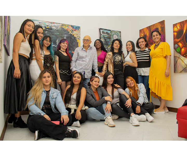 Los estudiantes de Trabajo Social exploraron el arte con una Noche de Galerías Los estudiantes de Trabajo Social exploraron el arte con una Noche de Galerías