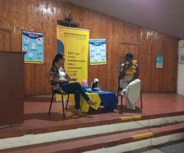 Grupo de asistentes en la Semana de la Salud en el Centro Regional Buenaventura