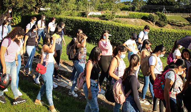 Bienvenida a la presencialidad a estudiantes en el Eje Cafetero