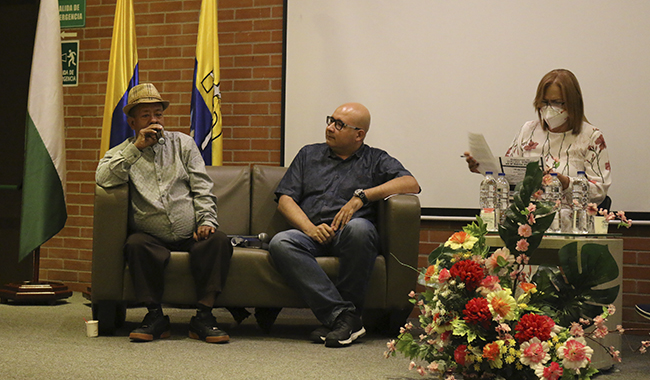 César Callejas Ramírez, recibe reconocimiento como Egresado Ejemplar