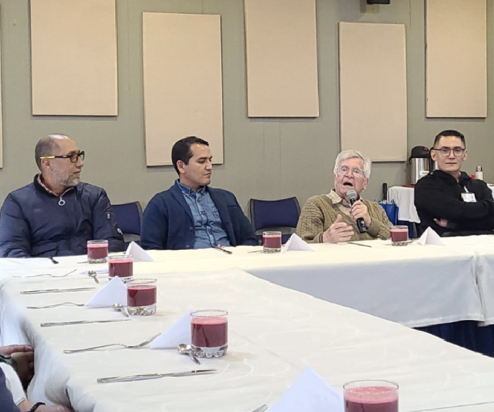Padre Diego Jaramillo cjm comparte experiencias Estudiantes del Programa de Teología de la Universidad Católica Luis Amigó de Medellín visitan la FEBIPE