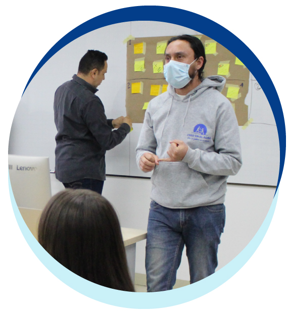 incuVamos es un programa de acompañamiento integral, liderado por la Subdirección de Alojamiento e Incubación del Parque Científico de Innovación Social Talleristas incuvamos en capacitación