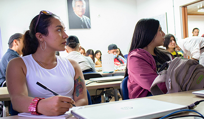 Estudiantes en taller de cambio climático