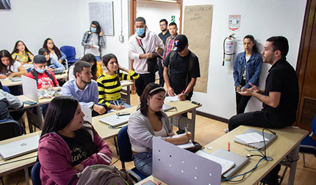 Estudiantes en taller de cambio climático