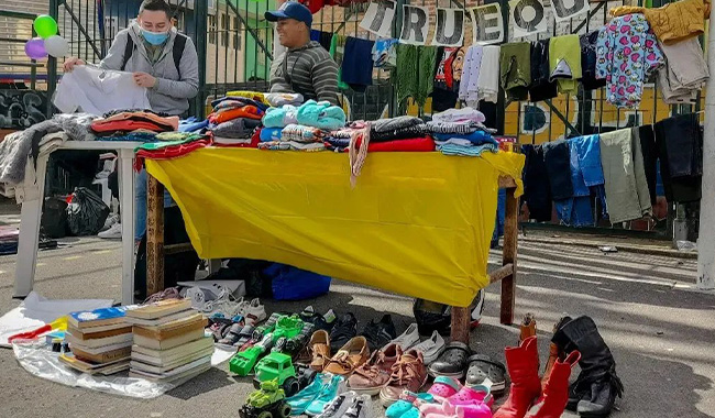 Stand de ropa para hacer tureque