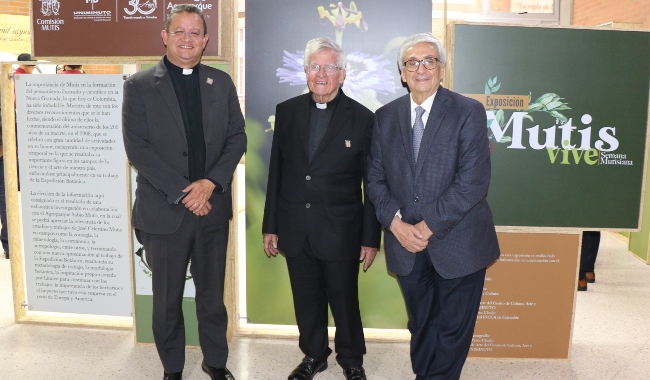 De izquierda a derecha: P. Harold Castilla Devoz, cjm; Padre Diego Jaramillo Cuartas, cjm; Dr. Leonidas López.