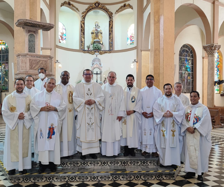 Grupo de sacerdotes eudistas