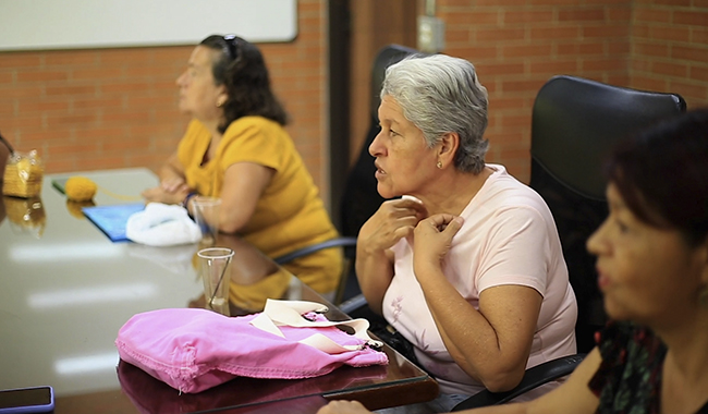 Mujeres de la red de familia UNIMINUTO socializando sus procesos