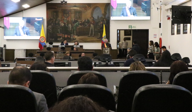 La ceremonia se realizó en el recinto 'Los Comuneros' del Concejo de Bogotá