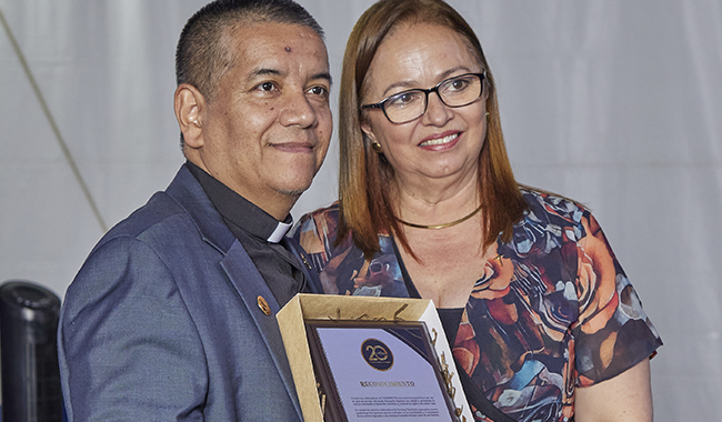 Rectoría Eje Cafetero entregó reconocimiento a UNIMINUTO Antioquia - Chocó