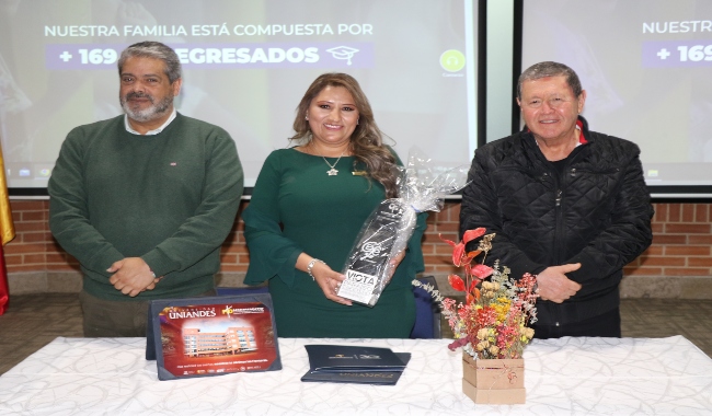 Directivos de UNIMINUTO y docente de UNIANDES Ecuador