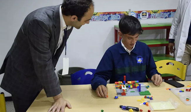 Alexandre Le Voci Sayad realiza talleres en torno a Hackaton Crear ideas que lleguen a las comunidades sobre como evidenciar y evitar la desinformación de forma colaborativa