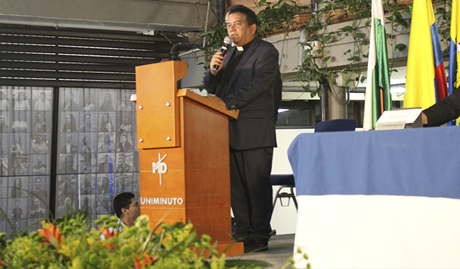 Padre Huberto Obando Gil, rector de UNIMINUTO en su discurso