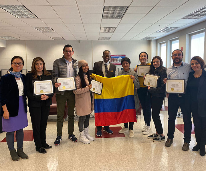 mb-Estudiantes-de-UNIMINUTO-Bogota-presencial-reciben-certificado-como-ciudadanos-honorables-de-Hunstville-Alabama-Estados-Unidos.jpg 