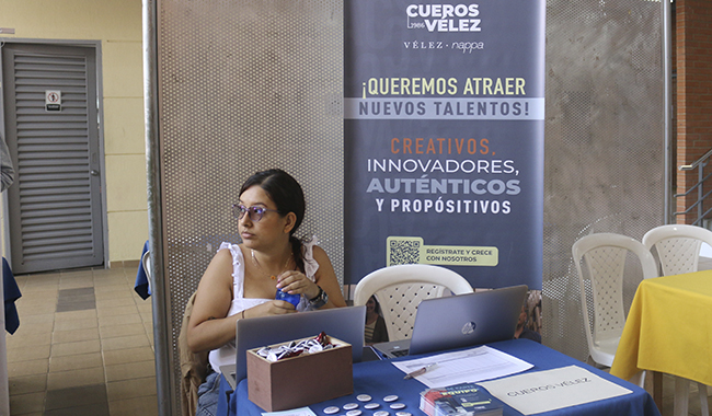 Asistentes en la Feria de Crédito y Empleabilidad UNIMINUTO