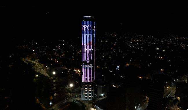 UNIMINUTO abrió por primera vez sus puertas en la capital del país en 1992 con 226 estudiantes. 