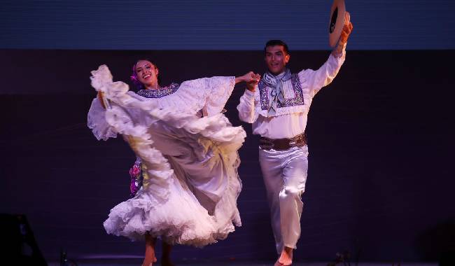 El Ballet de Sonia Osorio presentó una muestra cultural destacando las regiones en las que está presente UNIMINUTO.