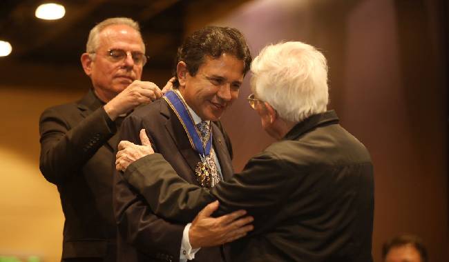 Carlos Rodrigo Pacheco recibió la Orden al Mérito Universitario UNIMINUTO, en el grado de Gran Cruz.