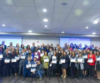 Docentes, administrativos, estudiantes y egresados de la Rectoría Virtual y Distancia