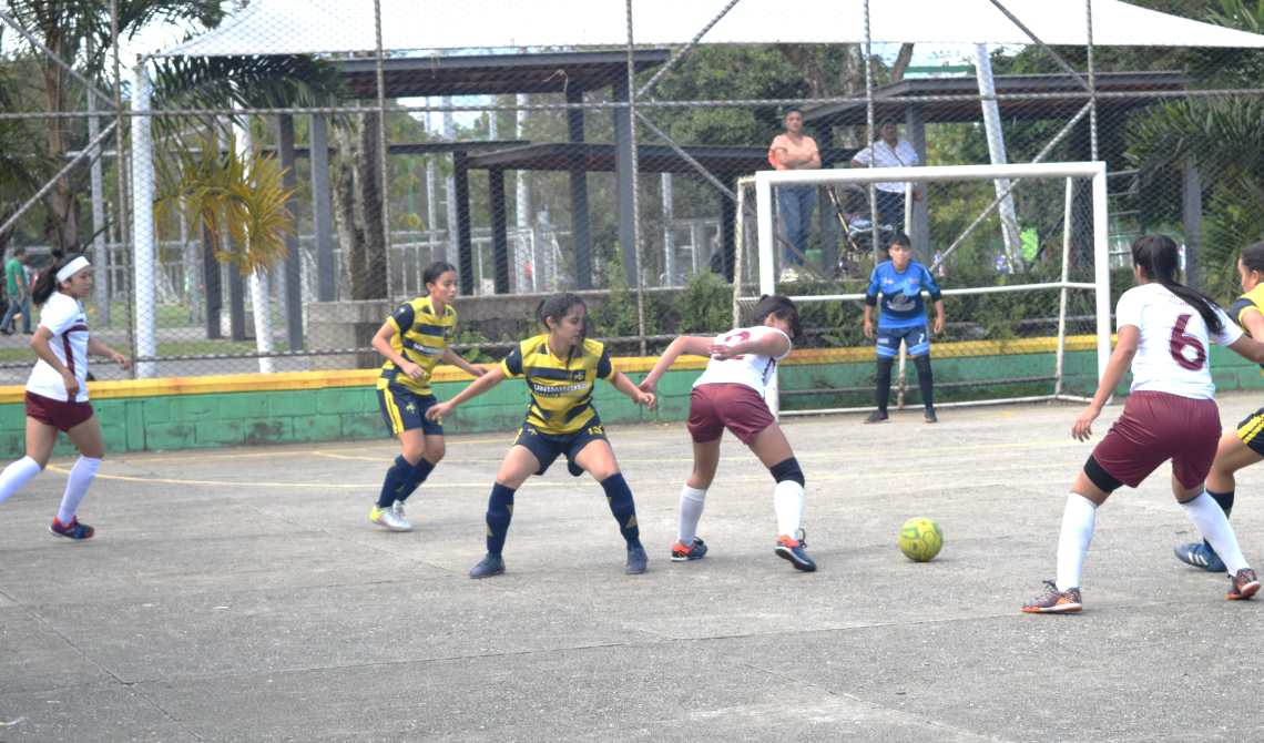 Competencia de fútbol sala femenino