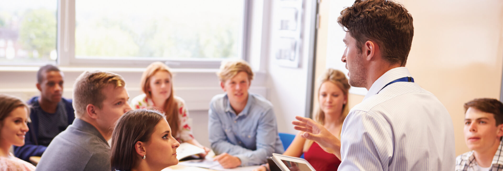 Licenciatura En Lenguas Extranjeras Con Énfasis En Inglés en UNIMINUTO Licenciatura En Lenguas Extranjeras Con Énfasis En Inglés en UNIMINUTO