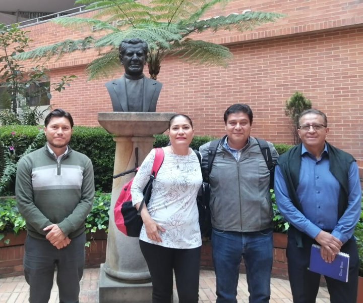 Representantes de la Universidad de Guanajuato con docentes de la Fact de Ingeniería 