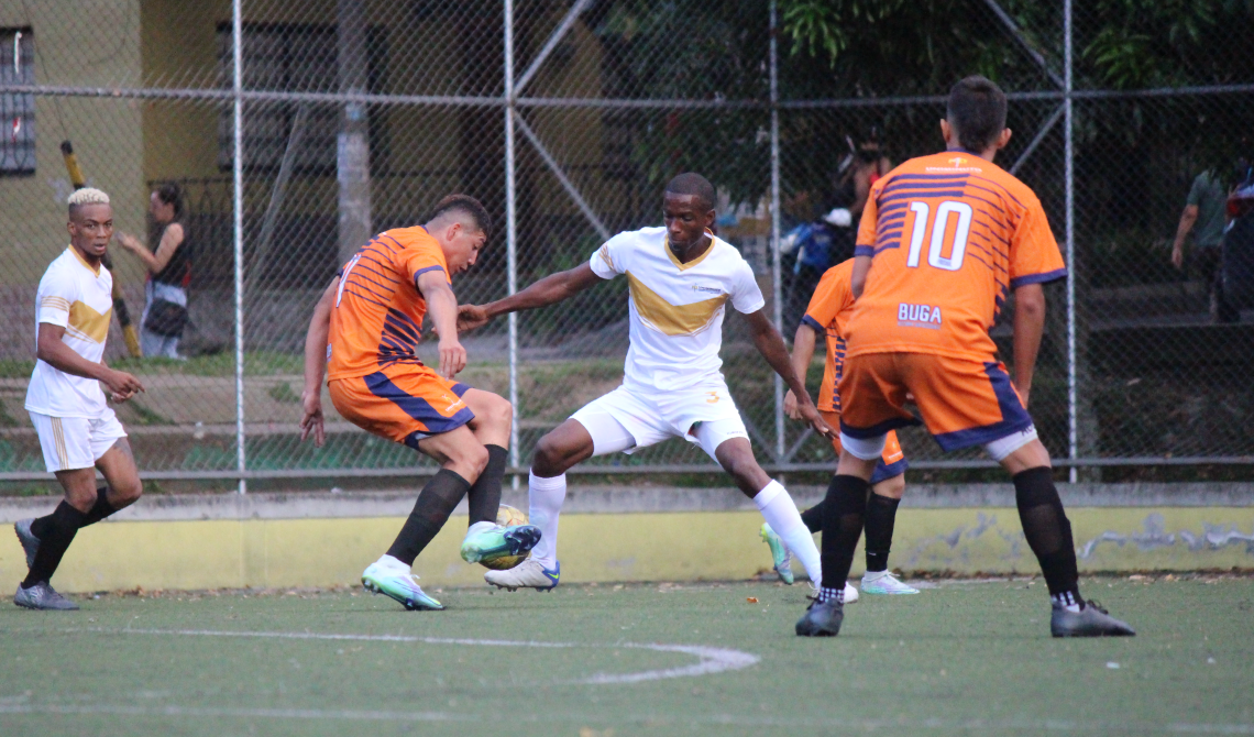 Competencia de fútbol.