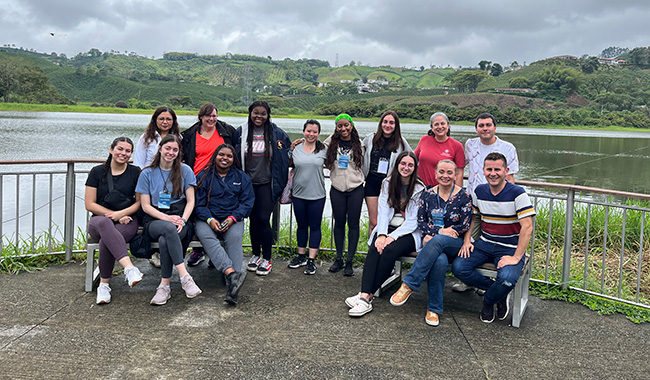 Voluntarios internacionales de Sacred Heart University en el Eje Cafetero