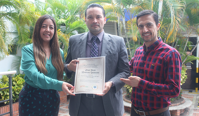 Distinción a Oscar Javier Zambrano Valdivieso, Coordinador del Nodo Santander y representante de UNIMINUTO Santander