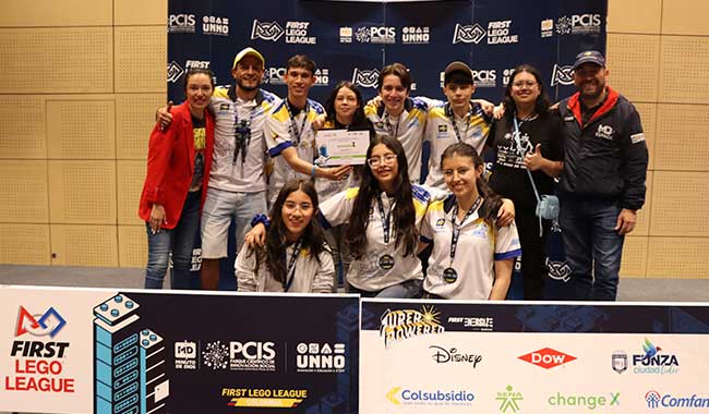 WARBOT’S de Bogotá, reconocimiento por Diseño del Robot.