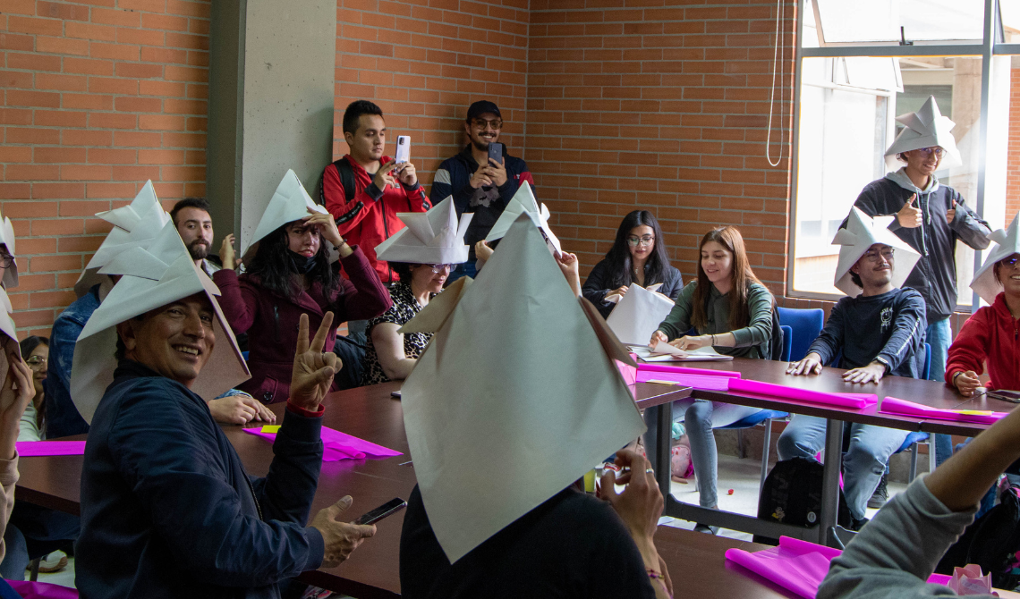 Taller origami - Participantes felices