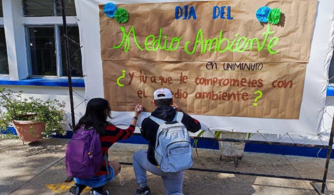 UNIMINUTO también adelanta campañas como: adiós a los plásticos.