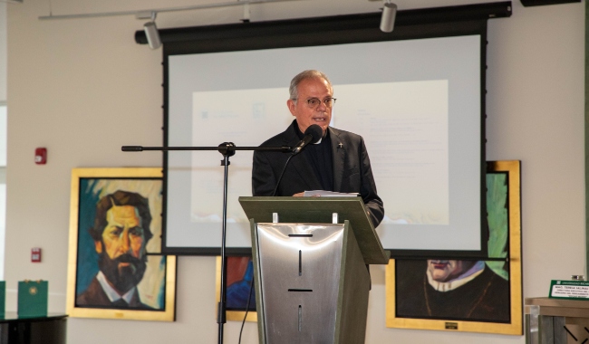 Padre Camilo Bernal Hadad en intervención