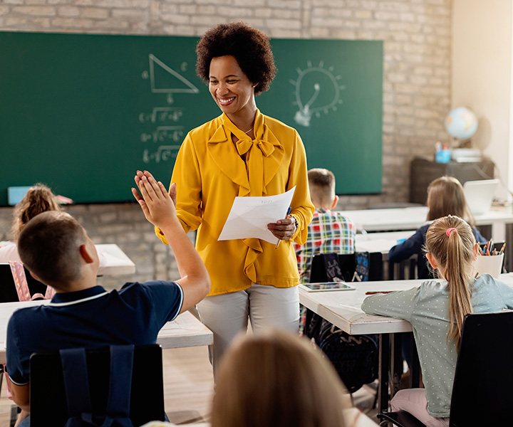 Licenciatura en Educación Infantil, renueva Acreditación en Alta Calidad