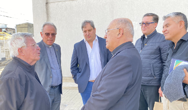 P. Diego Jaramillo, P. Camilo Bernal, Dr. Luis Liberman, Cardenal Pedro Barreto, Mons. Juan Carlos Cárdenas, Secretario General de la CEAMA