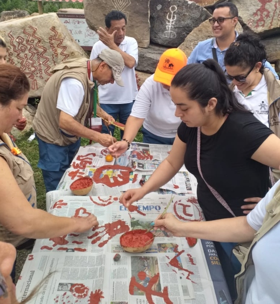 Personas pintando