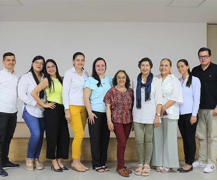 Foto grupal con los Pares Académicos y directivos de UNIMINUTO Norte de Santander