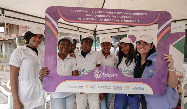 Evento simbólico de entrega de insumos y equipos del proyecto Raíces