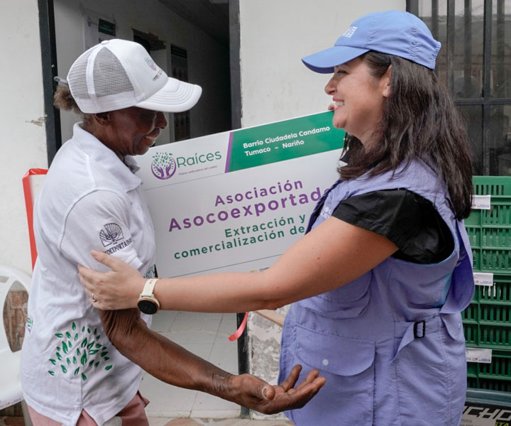 Entrega simbólica de insumos y equipos del proyecto Raíces de ONU Mujeres