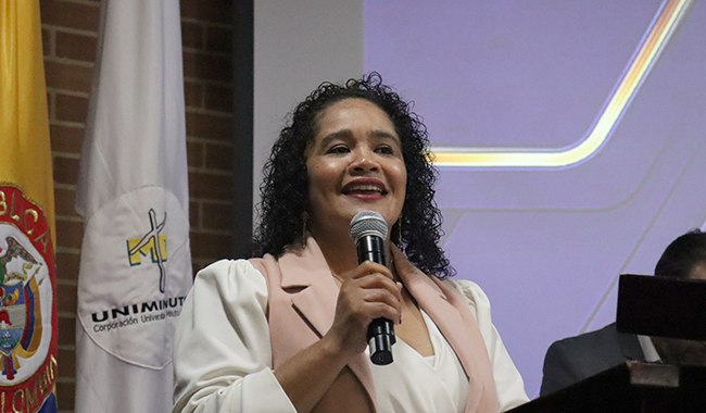 Directora de los programas de Trabajo Social presencial y a distancia en UNIMINUTO Rectoría Bogotá